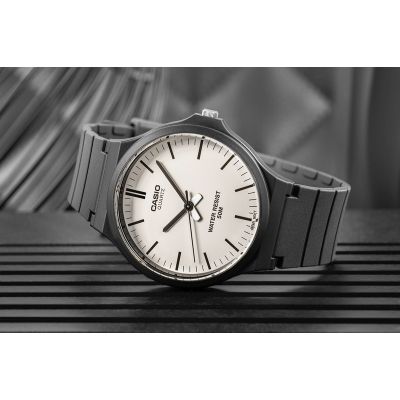 6. Herrenuhr CASIO MW-240-7EVEF + Box