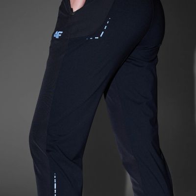 9. Damenhose 4F FNK F0931 tiefschwarz 4FWAW25TFTRF0931 20S