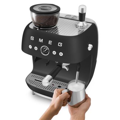 5. Smeg EGF03BLMEU Kaffeemaschine, manuelle Espressomaschine, 2,4 l