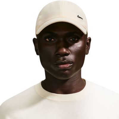 5. Nike Dri-FIT Club Cap Creme FB5372 115