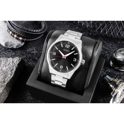 5. Guess Easton Herrenuhr GW0965G1 + Box