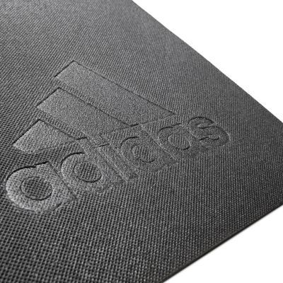 8. adidas ADMT-10129 Schutzmatte