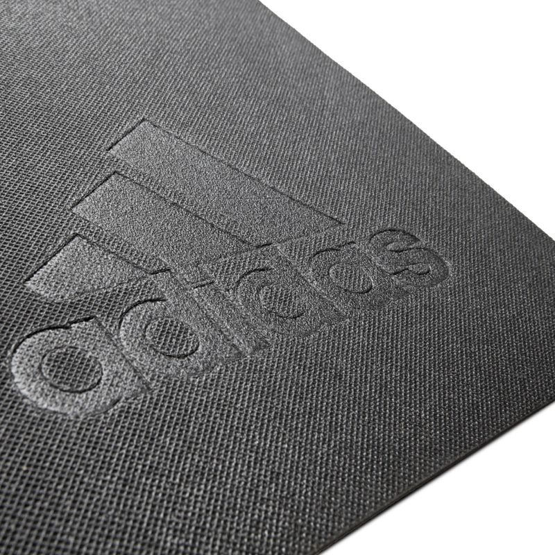 8. adidas ADMT-10129 Schutzmatte