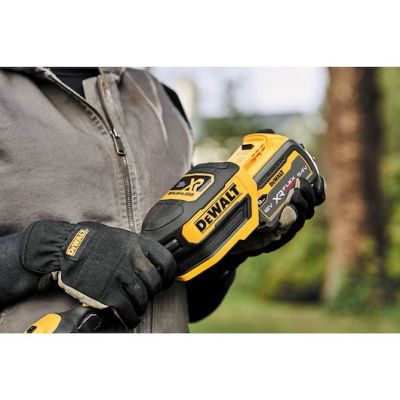 6. 18V DCMST561P1 DEWALT Akku-Trimmer