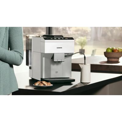 4. Siemens EQ500 TP515R02 15-Bar-Espressomaschine | weiß