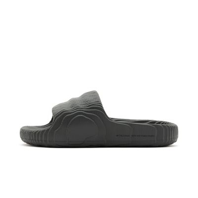 Herren adidas Adilette 22 Grey Five Lifestyle Flip-Flops, modisch für den Sommer, Schwarz (HP6522)