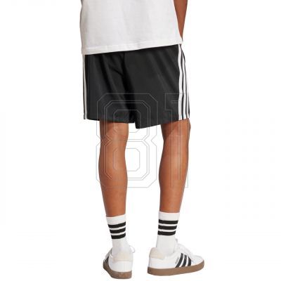 3. adidas Essentials 3-Streifen Chelsea Shorts M JW1911