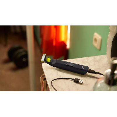 8. PHILIPS OneBlade Pro QP 6542/15 Rasierer