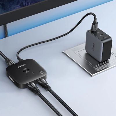 4. Ugreen 8K 60Hz Ultra HD 2-in-1 HDMI-Switch – Schwarz