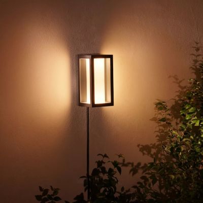 5. Philips Hue Sieninis lauko šviestuvas Impress (Baltas ir spalvotas)