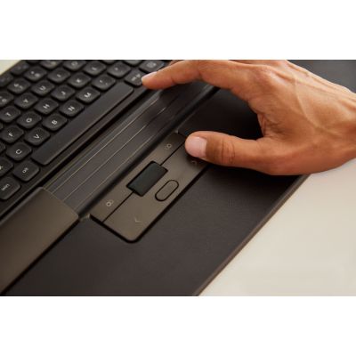 9. Contour SliderMouse Pro Wired Slim WR mit veganem Leder im Einzelhandel