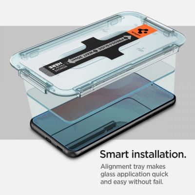 8. Spigen Glas.tR EZ Fit gehärtetes Glas für Samsung Galaxy S22 - 2 Stk.