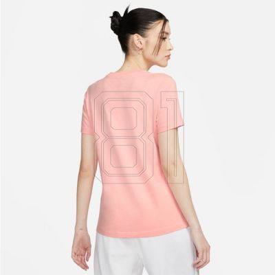5. Nike Sportswear T-Shirt W DN5878 697