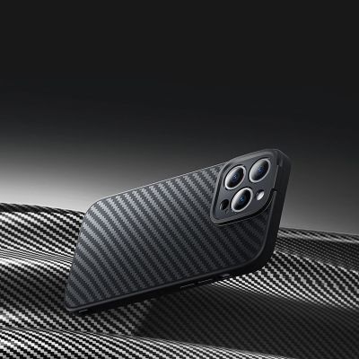 10. Gepanzerte Hülle für iPhone 14 Pro kompatibel mit MagSafe Baseus Kunstfaser-Hartglas – Schwarz