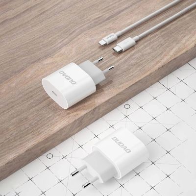 7. Dudao A14EUC PD 20W USB-C Wandladegerät mit Kabel – Weiß