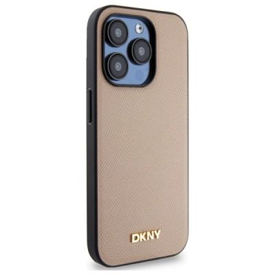 4. DKNY MagSafe iPhone 15 Pro Hülle mit genarbtem Metalllogo – Beige