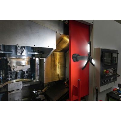 7. Ansmann Triohead 7000R Schwarze LED 66 W
