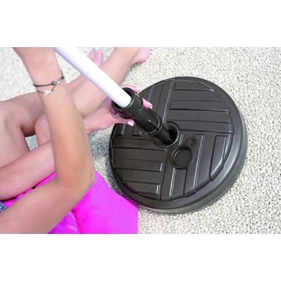 8. Schirmständer aus rundem Rattan