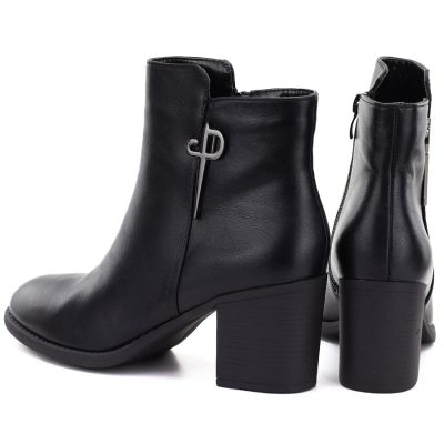 5. Schwarze Damen-Stiefeletten mit Absatz M.Daszyński SA250-4