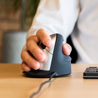 10. Ergonomische Maus für Rechtshänder R-Go Pele HE USB groß schwarz/silber (Einzelhandel)