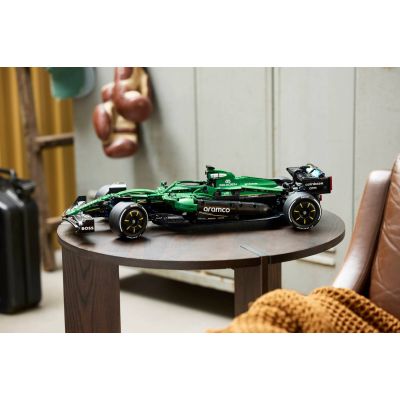 22. LEGO Technic 42240 - Aston Martin Aramco AMR25 Formel-1-Rennwagen