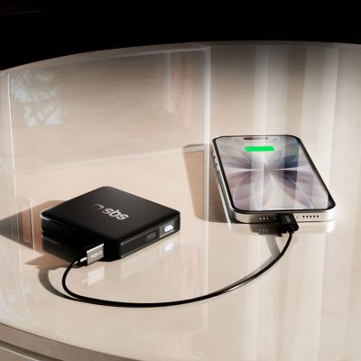12. SBS HD 10W 5000mAh USB-C Powerbank mit LCD-Display – Schwarz