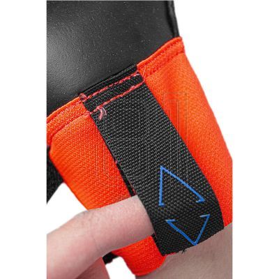 5. Reusch Attrakt Duo Handschuhe M 54 70 025 2211