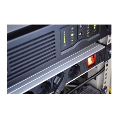 4. Steckdosenleiste Brennenstuhl Alu-Line 19" Steckdosenleiste 8-fach - 10A Sicherungsautomat und Kaltgerätestecker [19" Steckerleiste für Serverschränke mit 2m Kabel]