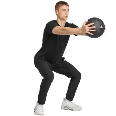 6. adidas Tech Apparel Herrenhose schwarz JM8135