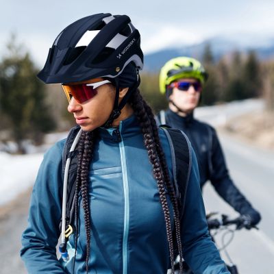 4. Wozinsky MTB-Fahrradhelm mit abnehmbarem Visier, leicht, Größe L – schwarz und silber