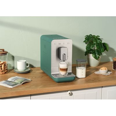 38. SMEG BCC13EGMEU Kaffeemaschine