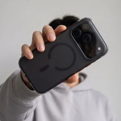 9. Tech-Protect MagAir MagSafe CC Hülle für iPhone 18 Pro / 17 Pro – mattschwarz