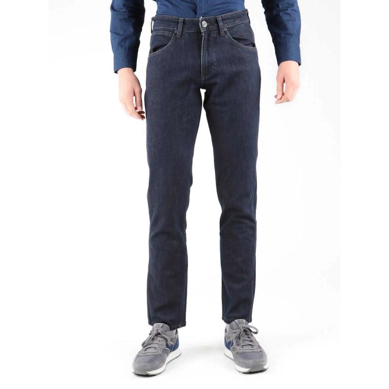 6. Wrangler Greensborg W15QBR77S Jeans