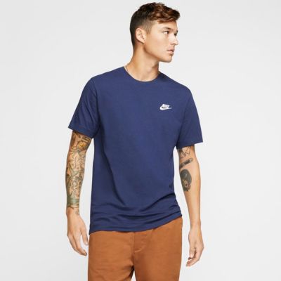 4. Nike Sportswear T-Shirt M AR4997-410