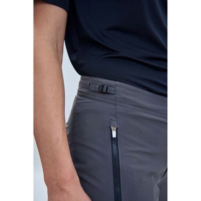5. POC W's Essential Enduro Shorts Grau