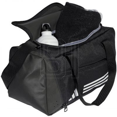 10. adidas Essentials 3-Streifen Reisetasche XS IP9861