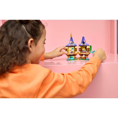 12. LEGO Disney 43294 – Rapunzels kleiner Turm