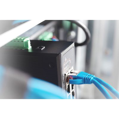 2. Industrieller Switch mit 7 Ports, Gigabit PoE+, 1x PD, IEEE802.3af/at, DIN-Schienenmontage und erweitertem Temperaturbereich.