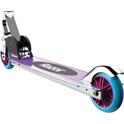4. Razor Model A Holografischer Kinderroller