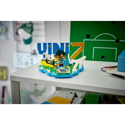 12. LEGO Editions 43027 - Vini Jr. - Football Moments