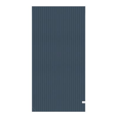 3. Schnelltrocknendes Handtuch mit praktischen Magneten Spokey MAGNET