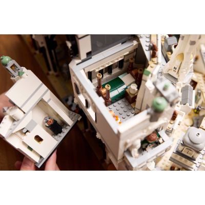 18. LEGO Icons 11377 - Der Herr der Ringe: Minas Tirith