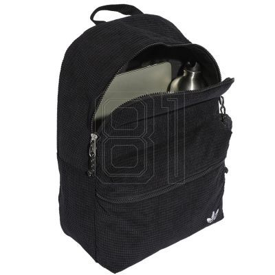 4. adidas Classic JW1187 Rucksack