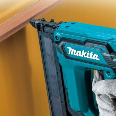 6. Makita DFN350Z Pneumatischer Nagler/Hefter