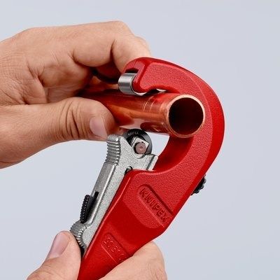 19. Knipex 90 31 02 SB Handrohrschneider