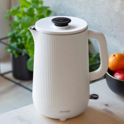 11. MPM MCZ-115 Kabelloser Wasserkocher 1,5 l, doppelwandig