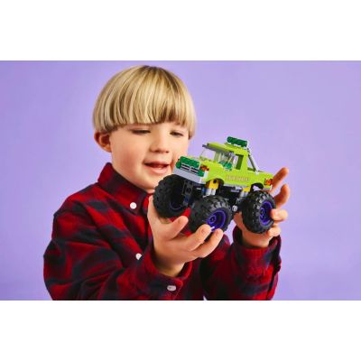 6. LEGO MARVEL 76312 Hulk vs. Thanos Monster Truck