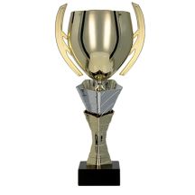 Becher aus Gold und Silber