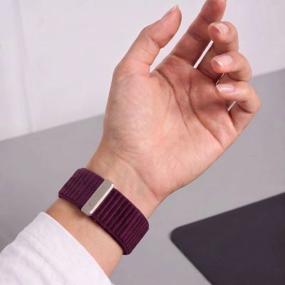 5. Tech-Protect NylonLoop Armband für Apple Watch 44 / 45 / 46 / 49 mm – Burgunderrot