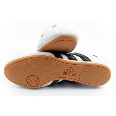 9. Adidas Damen-Taekwondo-Sportschuhe, weiße Leder-Slipper